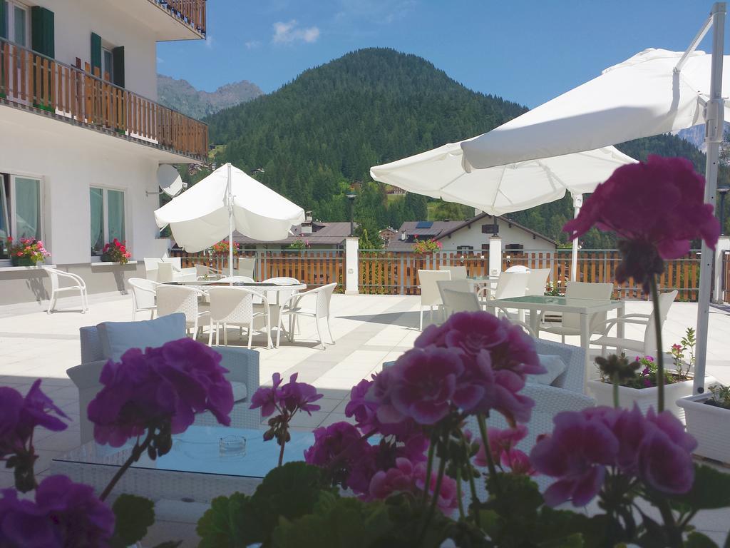 Hotel Pineta Falcade Buitenkant foto